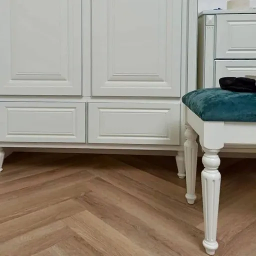 MN-030 Tapered fluted table legs with square top oak - 2