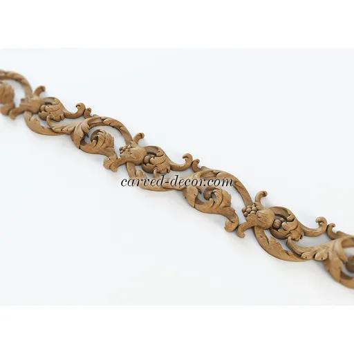 K-086 Oak openwork moulding with acanthus leaf and bellflowers from oak