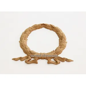 Laurel wreath with ribbons oak decorative applique