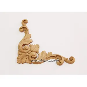N-133.1 Small Oak Corner Applique with Radiating Acanthus