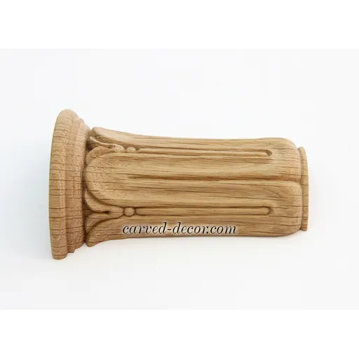 Classical decorative capital from oak