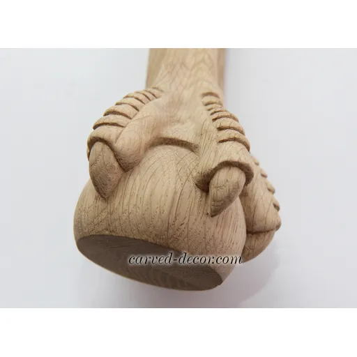 Lower part of table legs - severe bird claws on a ball